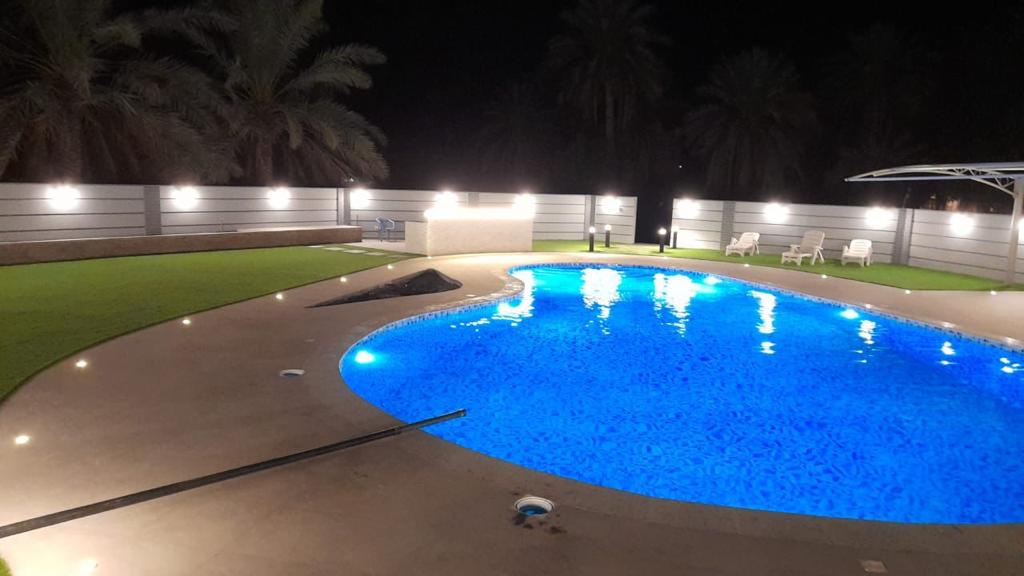 Fiber Swimming Pool in UAE | Manufacture in Different Shapes & Styles